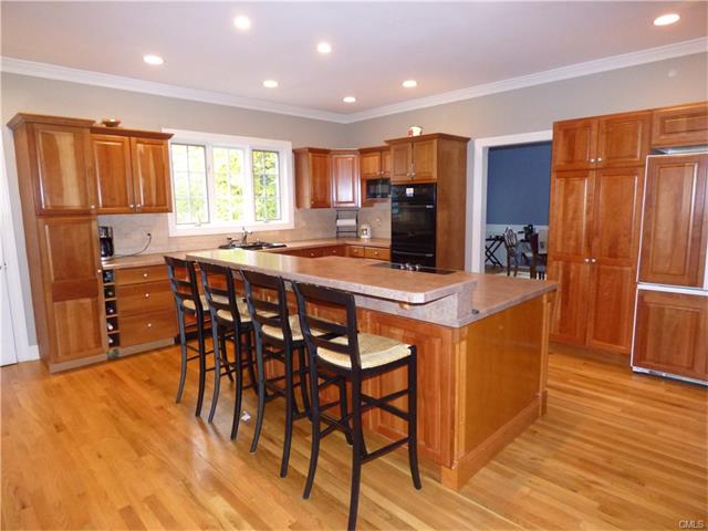 16 Misty Brook Lane, New Fairfield, CT 06812