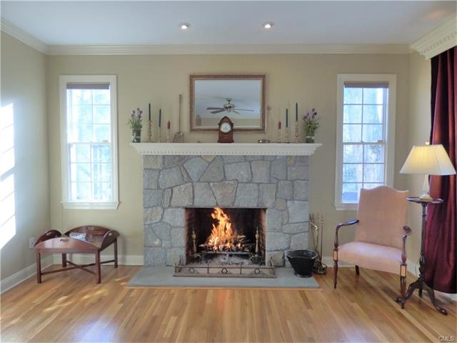 16 Misty Brook Lane, New Fairfield, CT 06812