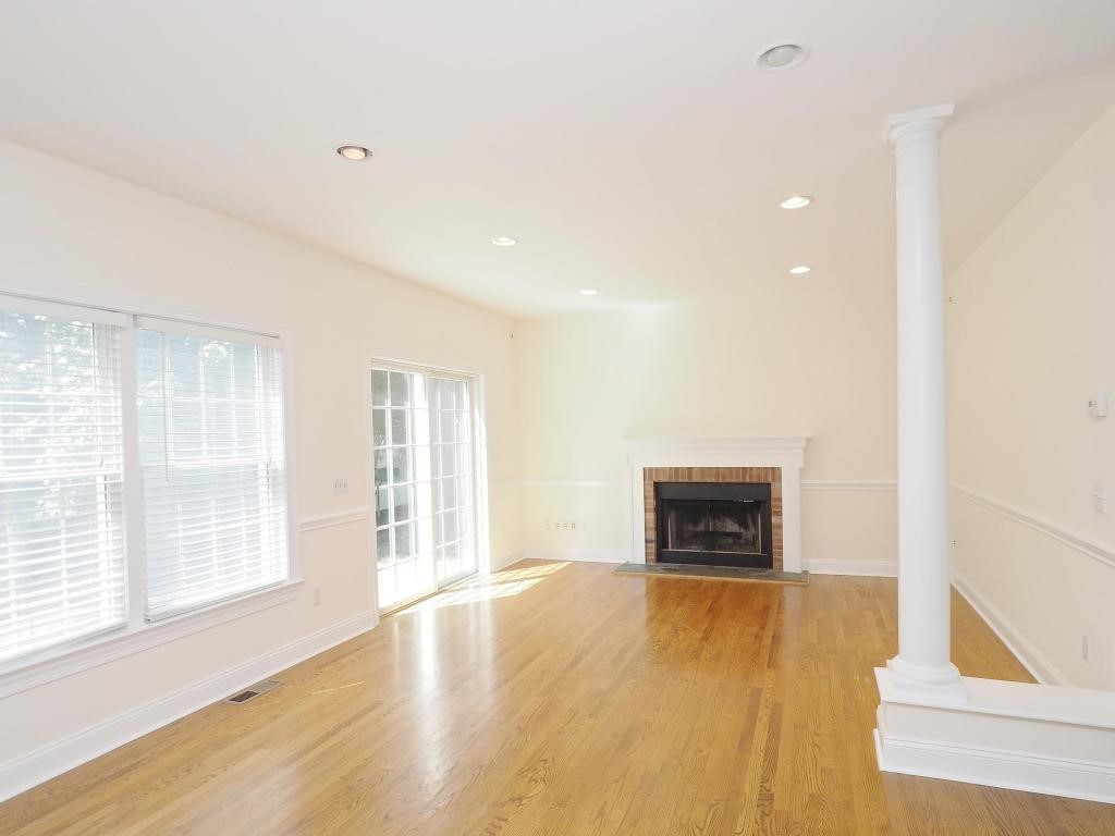 4 Palmer Lane, Darien, CT 06820