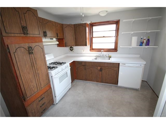1 Sandy Way, Fairfield, CT 06824