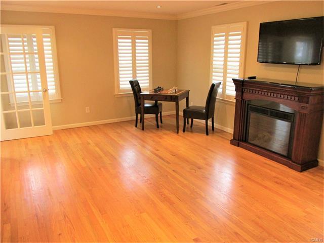 135 Oldfield Road, Fairfield, CT 06824
