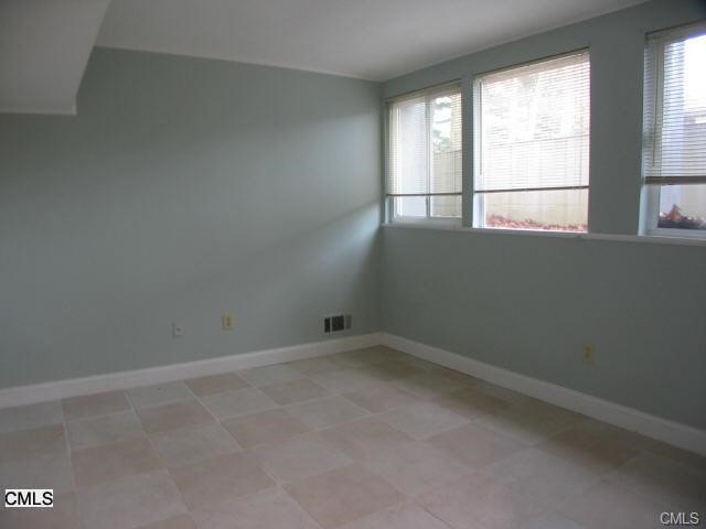 Fairfield, CT 06825
