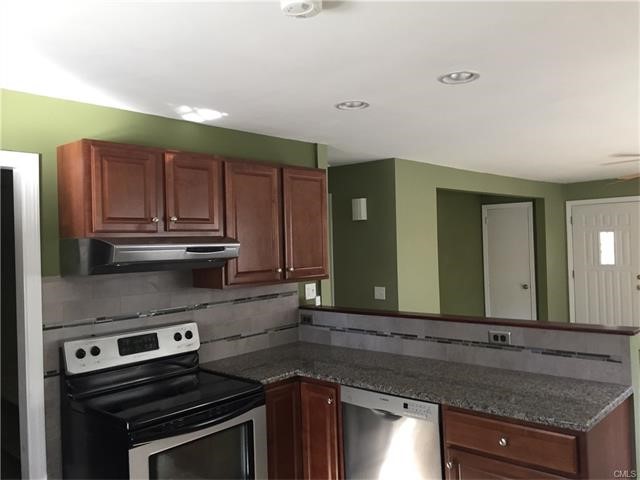 25 Rena Place, Fairfield, CT 06825
