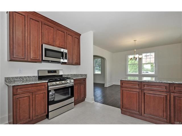 1052 Black Rock Turnpike, Fairfield, CT 06825