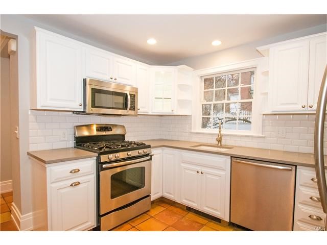 74 Woodside Circle, Fairfield, CT 06825