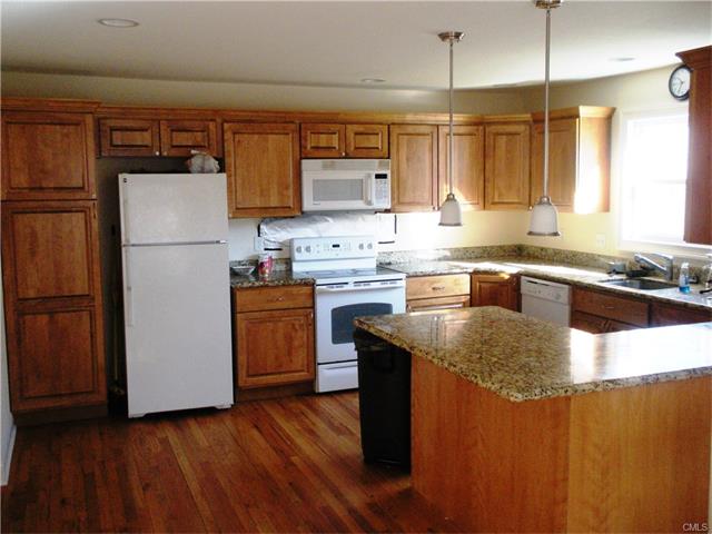 7 Alton Pl, Fairfield, CT 06825