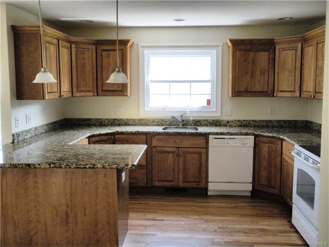 7 Alton Pl, Fairfield, CT 06825