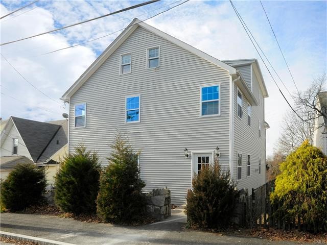 34 Alexander Unit 3 Street, Greenwich, CT 06830