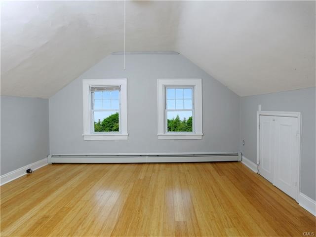 34 Alexander Unit 3 Street, Greenwich, CT 06830