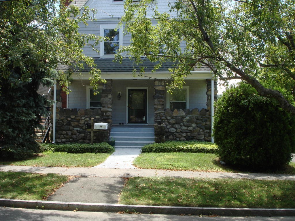 16 Lexington Avenue, Greenwich, CT 06830