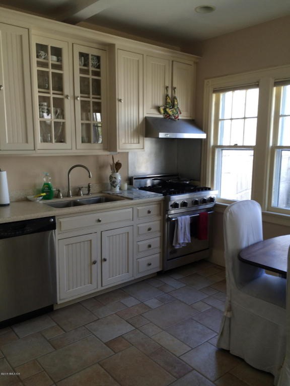35 Rockview Drive, Greenwich, CT 06830