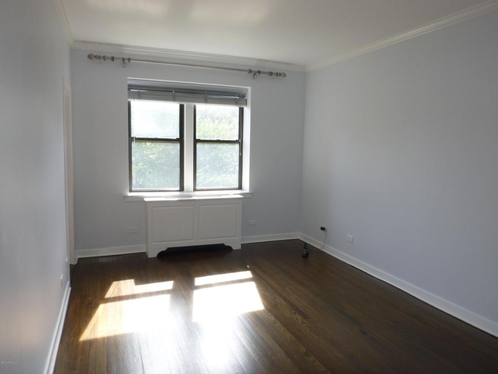 40 W Elm Street, Greenwich, CT 06830