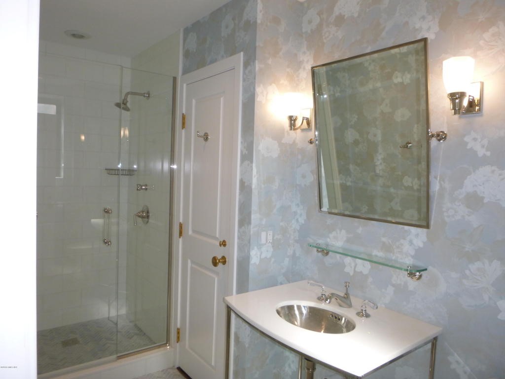 40 W Elm Street, Greenwich, CT 06830