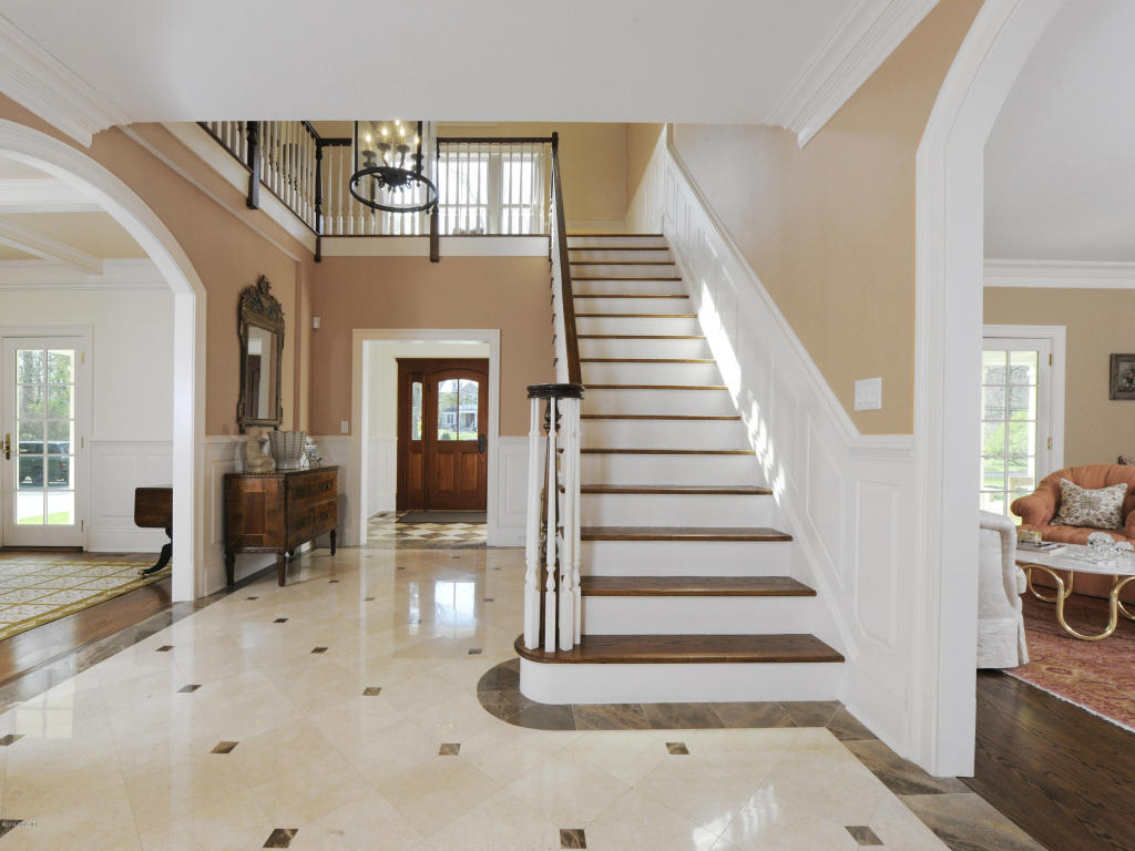 53 Hillside Road, Greenwich, CT 06830