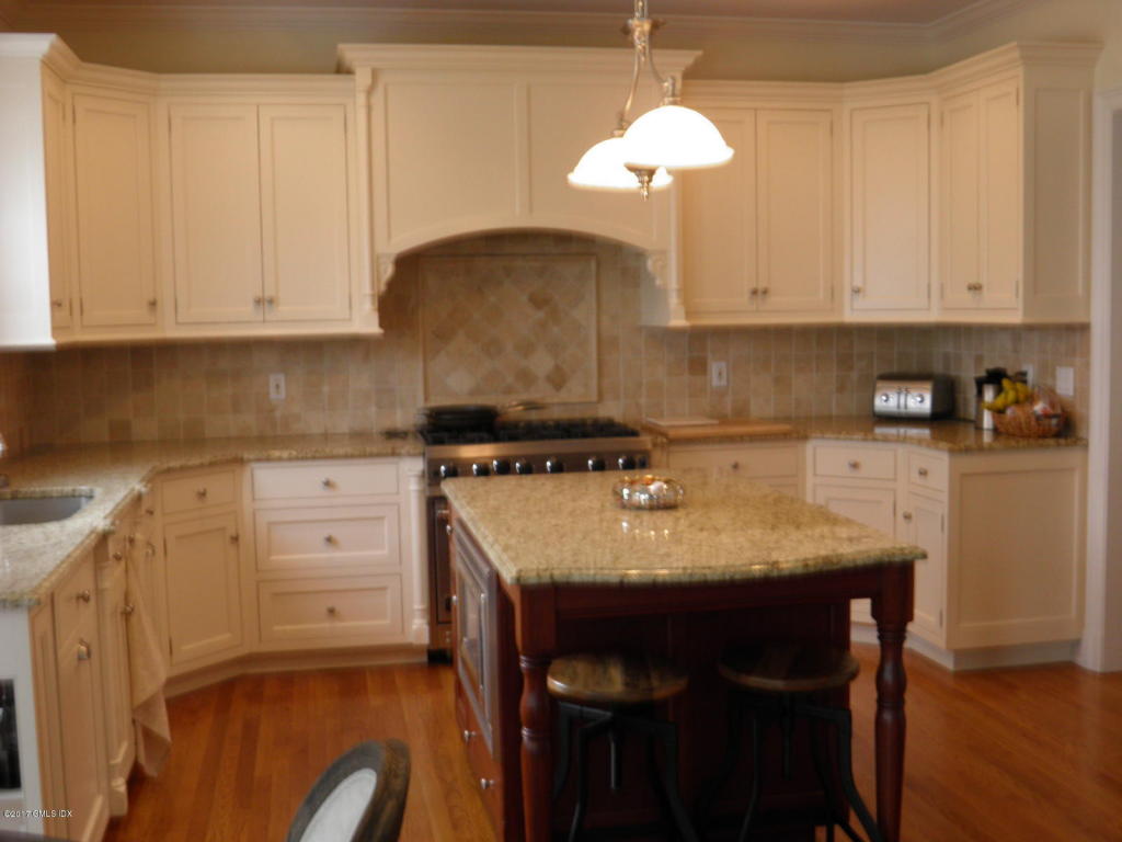 17 Windy Knolls Right Side, Greenwich, CT 06831