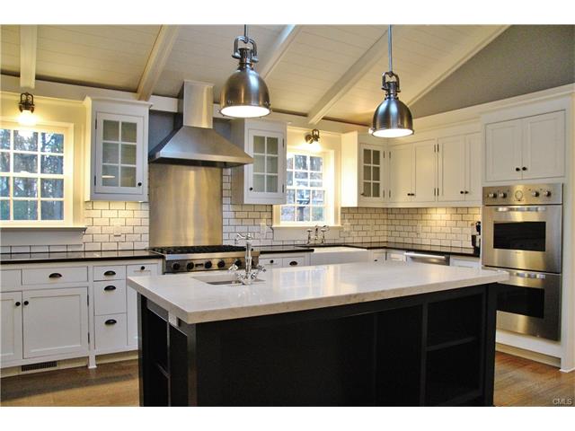 51 Squires Lane, New Canaan, CT 06840