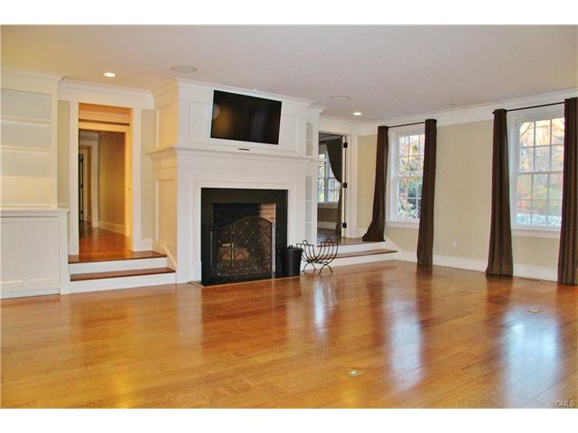 51 Squires Lane, New Canaan, CT 06840