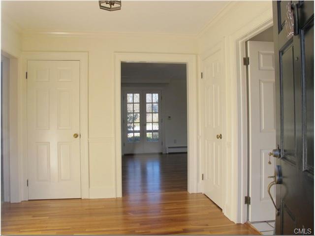 25 Kimberly Place, New Canaan, CT 06840