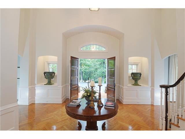 242 Wahackme Road, New Canaan, CT 06840