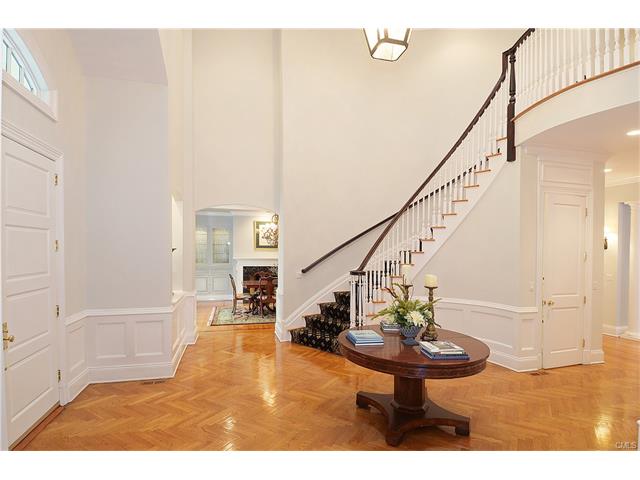 242 Wahackme Road, New Canaan, CT 06840