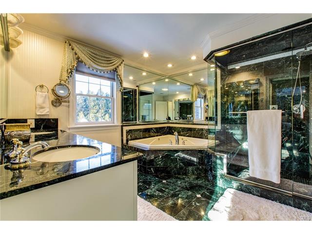 72 Conrad Road, New Canaan, CT 06840