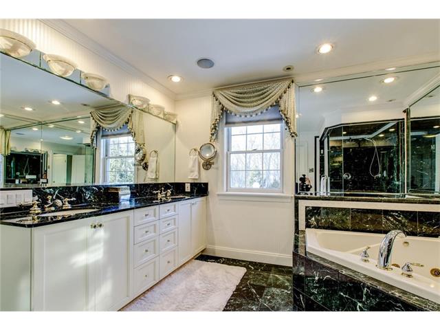 72 Conrad Road, New Canaan, CT 06840
