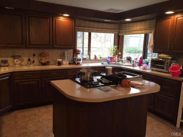 15 Geneva Road, Norwalk, CT 06850