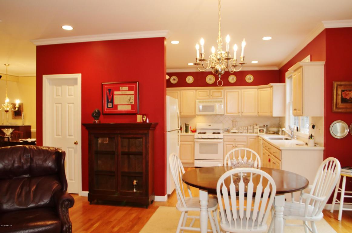 14 New Canaan Way, Norwalk, CT 06850
