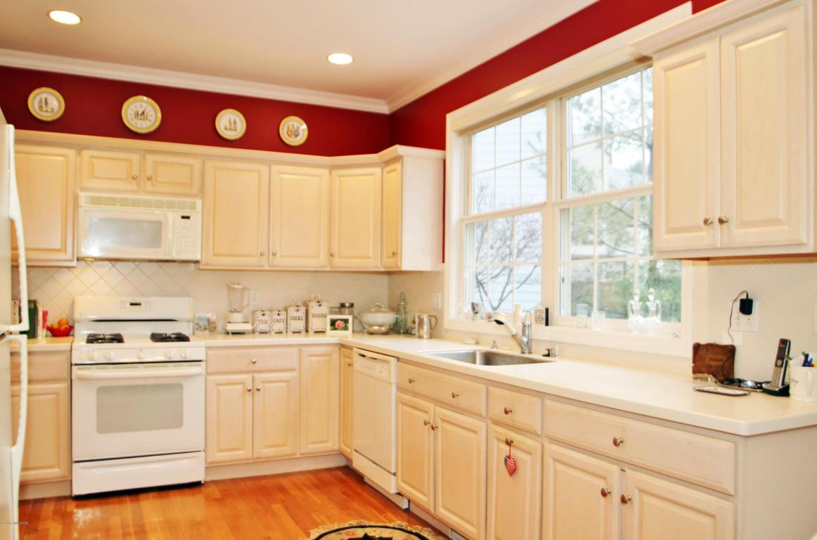 14 New Canaan Way, Norwalk, CT 06850