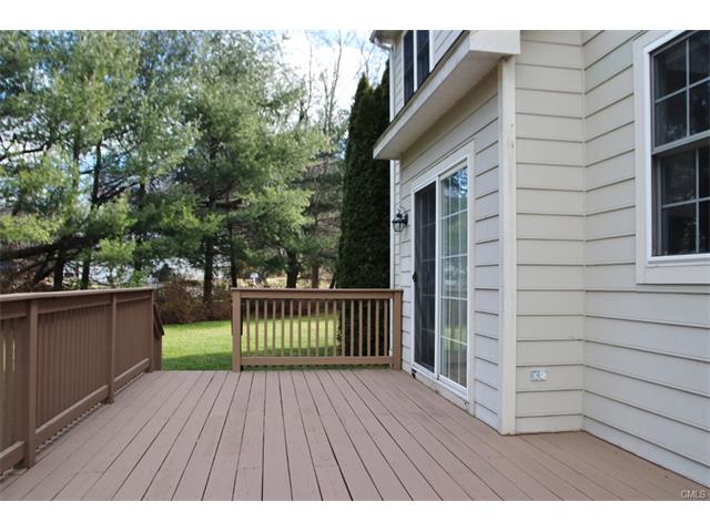 14 New Canaan Way, Norwalk, CT 06850
