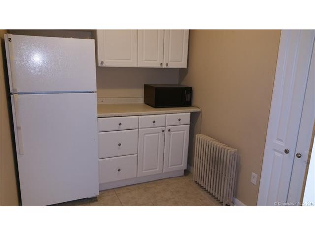 1 Eversley Ave, Norwalk, CT 06851