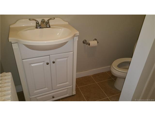 1 Eversley Ave, Norwalk, CT 06851