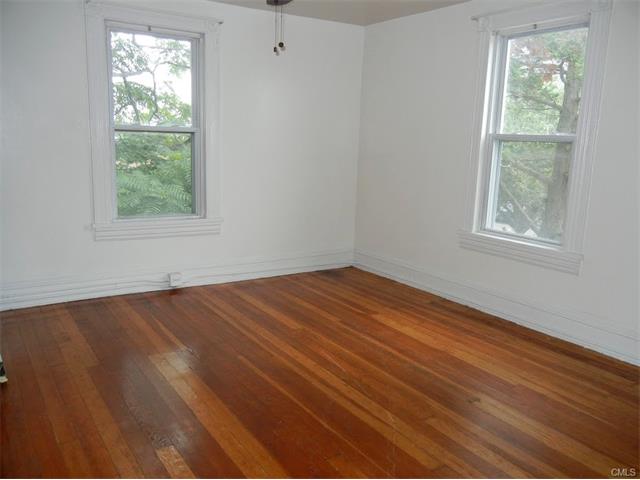 11 Hanford Place, Norwalk, CT 06854