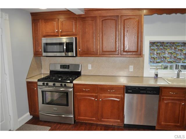 17 Cleveland Terrace, Norwalk, CT 06854