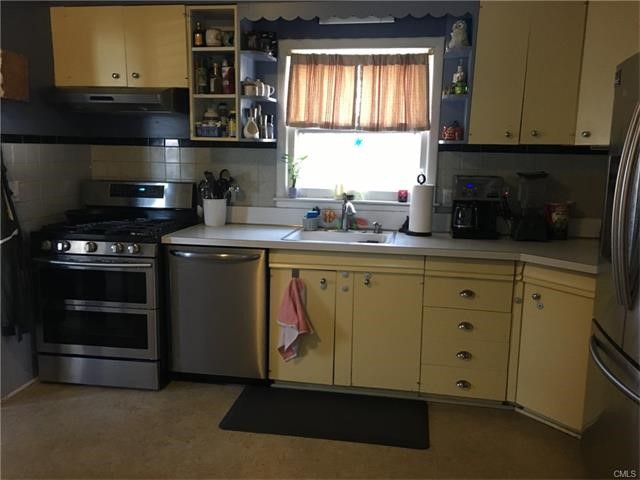 40 Clinton Avenue, Norwalk, CT 06854