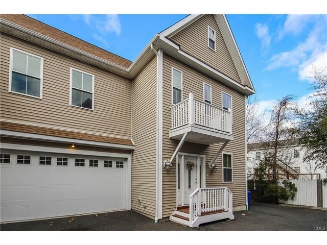 17 Ryan Avenue, Norwalk, CT 06854