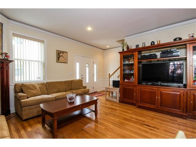 17 Ryan Avenue, Norwalk, CT 06854