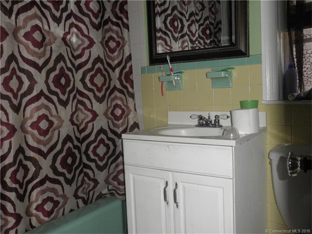 5 Lawrence St, Norwalk, CT 06854