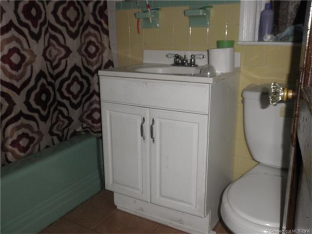 5 Lawrence St, Norwalk, CT 06854