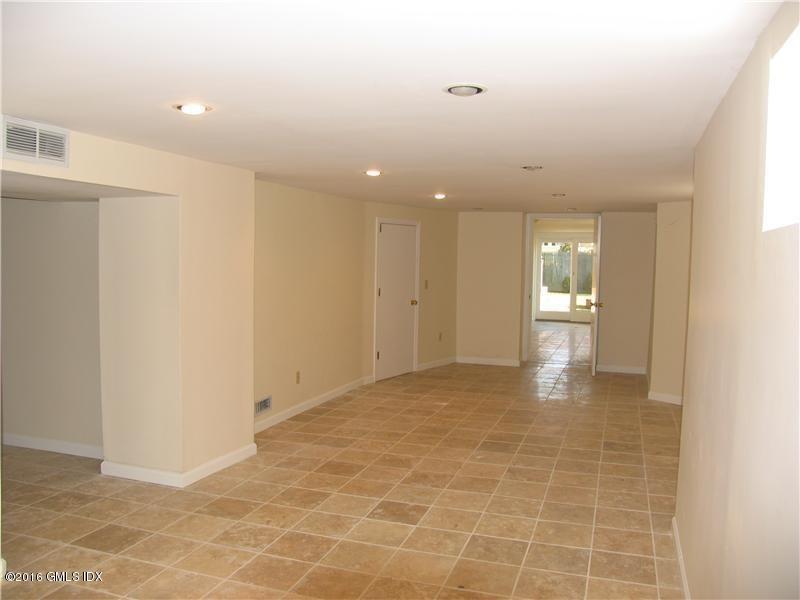 32 Highview Avenue, Old Greenwich, CT 06870