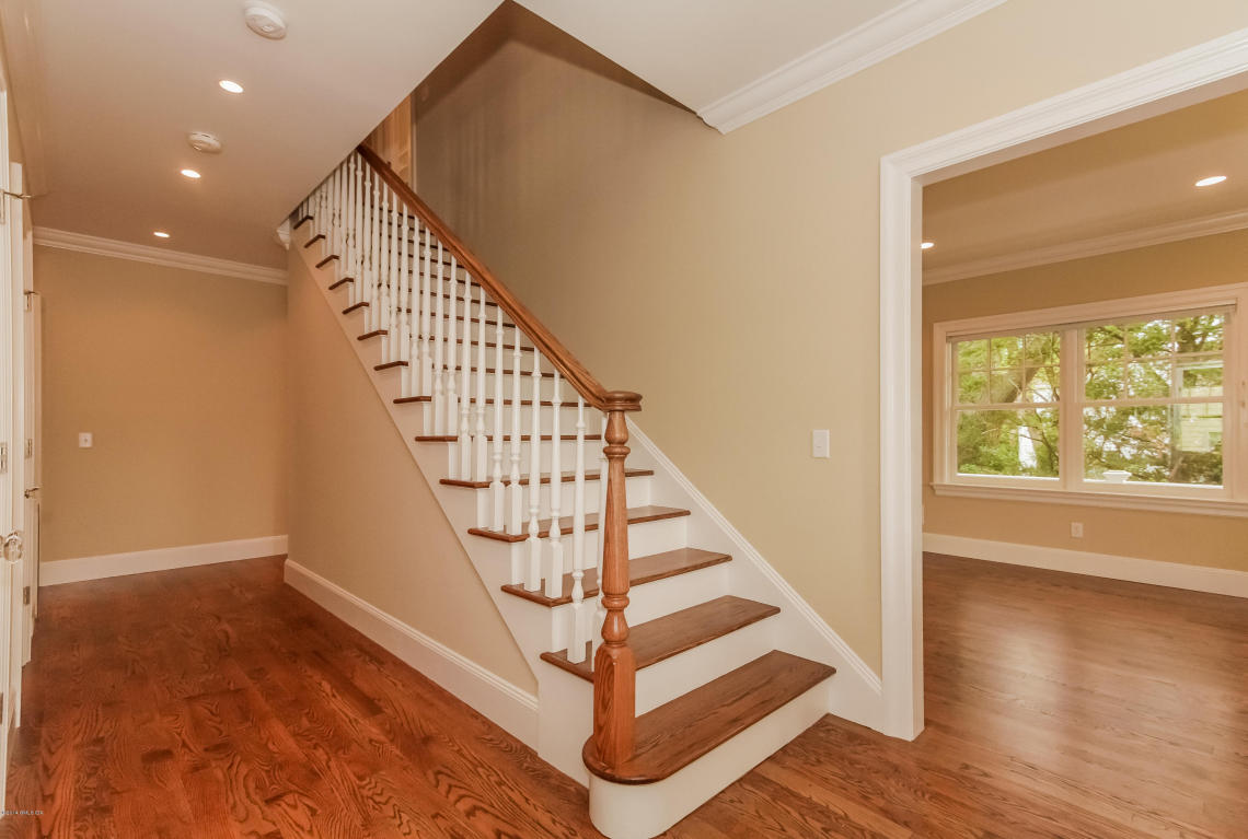 4 Lockwood Drive, Old Greenwich, CT 06870