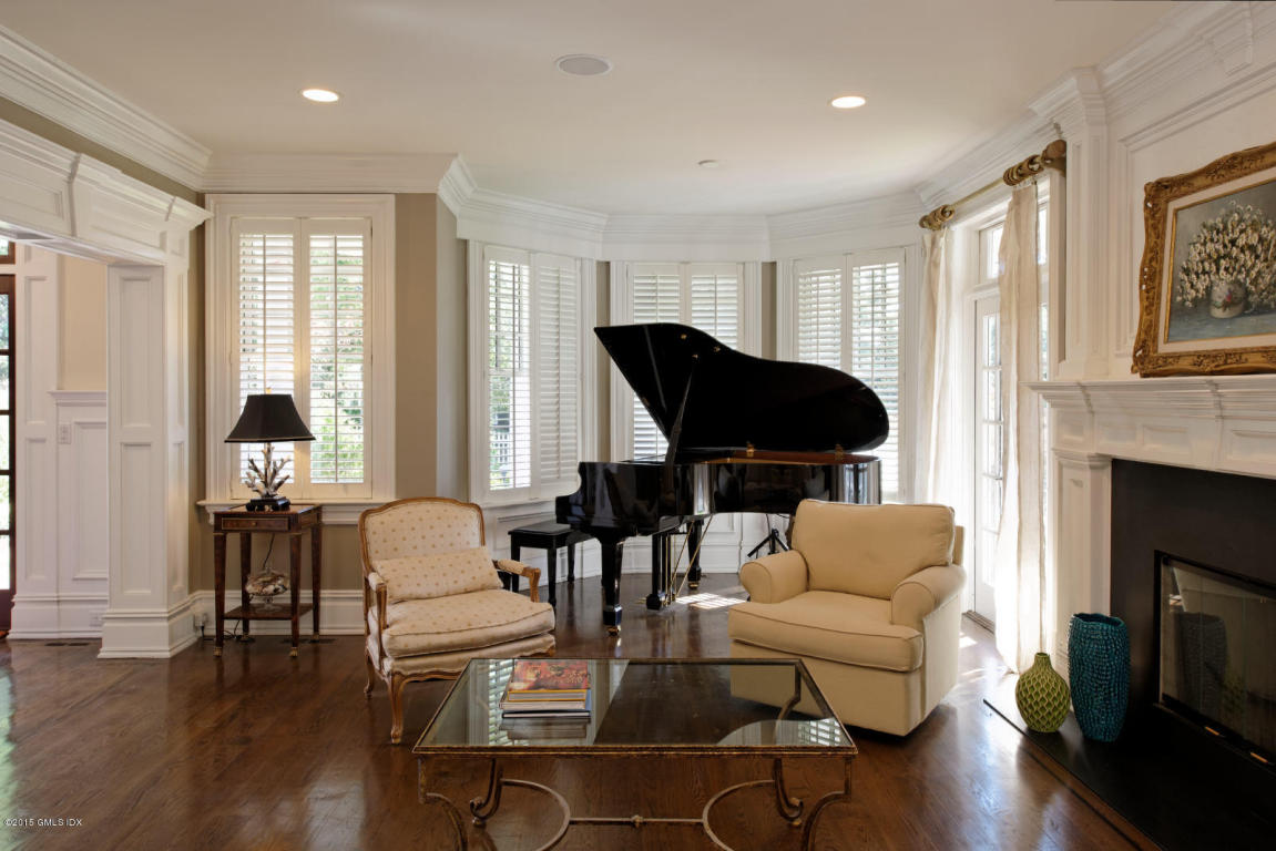 127-0 Shore Road, Old Greenwich, CT 06870