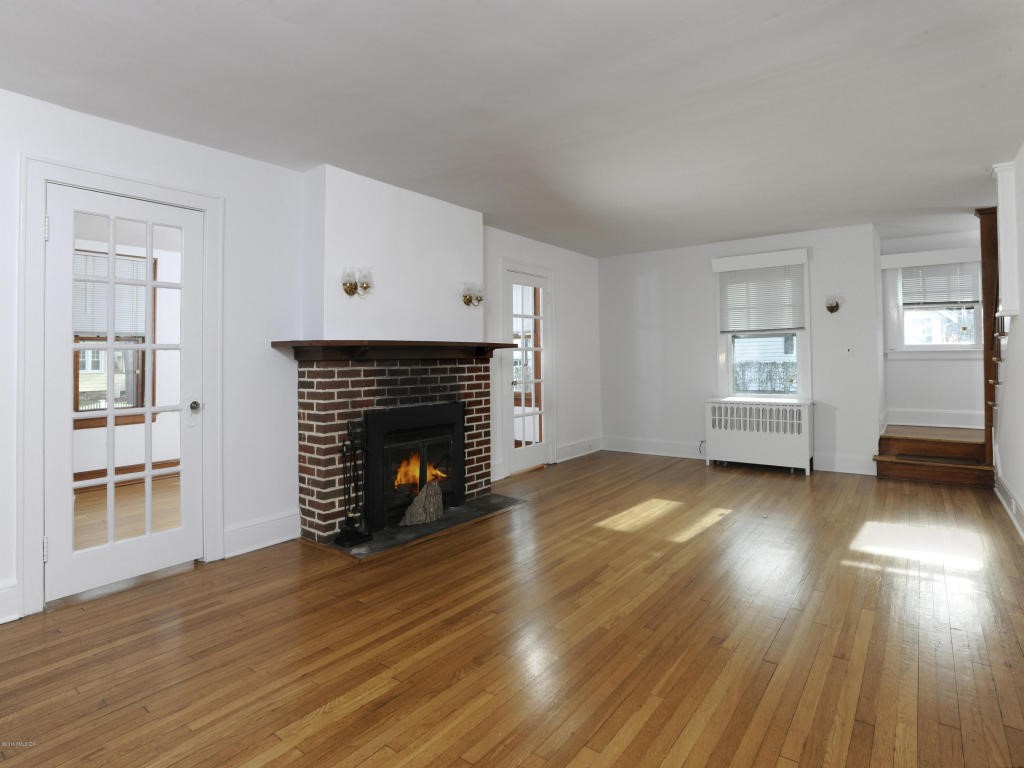 24 Edgewater Drive, Old Greenwich, CT 06870