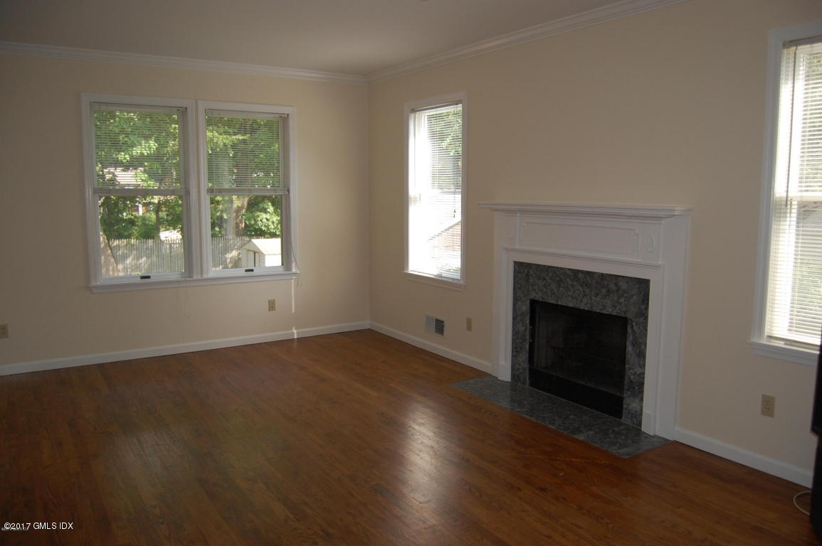 32 Highview Avenue, Old Greenwich, CT 06870
