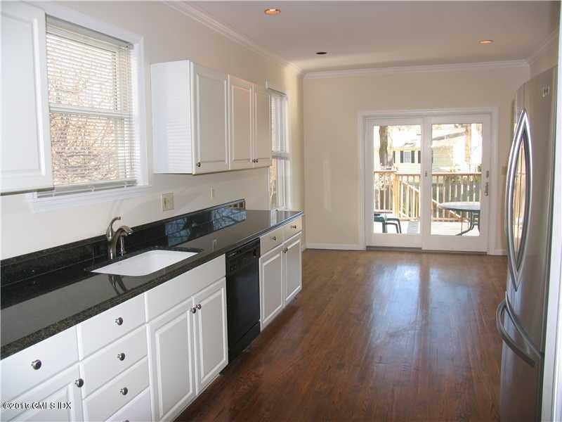 32 Highview Avenue, Old Greenwich, CT 06870