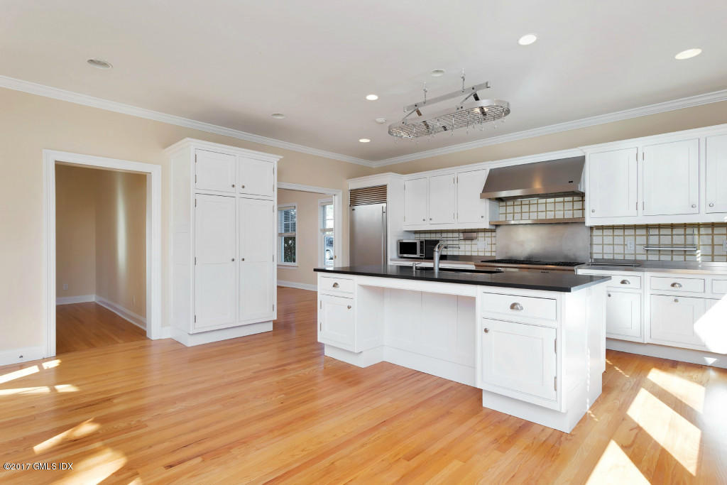 1 Gisborne Place, Old Greenwich, CT 06870