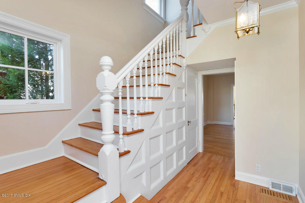 1 Gisborne Place, Old Greenwich, CT 06870