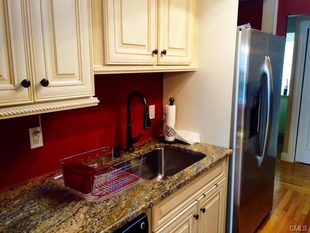 14 Cook Close, Ridgefield, CT 06877