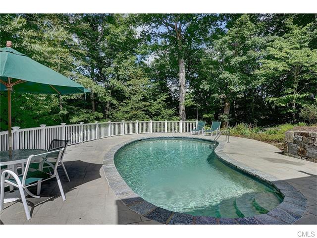 33 Rolling Hills Road, Ridgefield, CT 06877