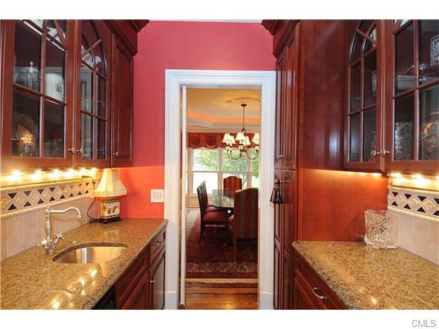 117 Whipstick Road, Ridgefield, CT 06877